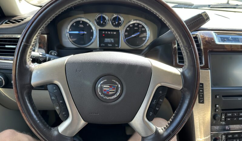 
								Cadillac Escalade Platinum 2010 full									