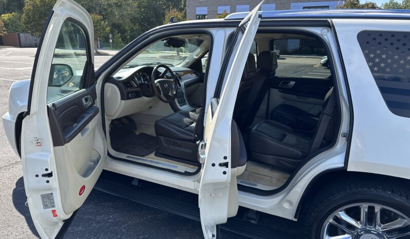 
								Cadillac Escalade Platinum 2010 full									