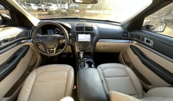 
										2019 Ford Explorer XLT full									